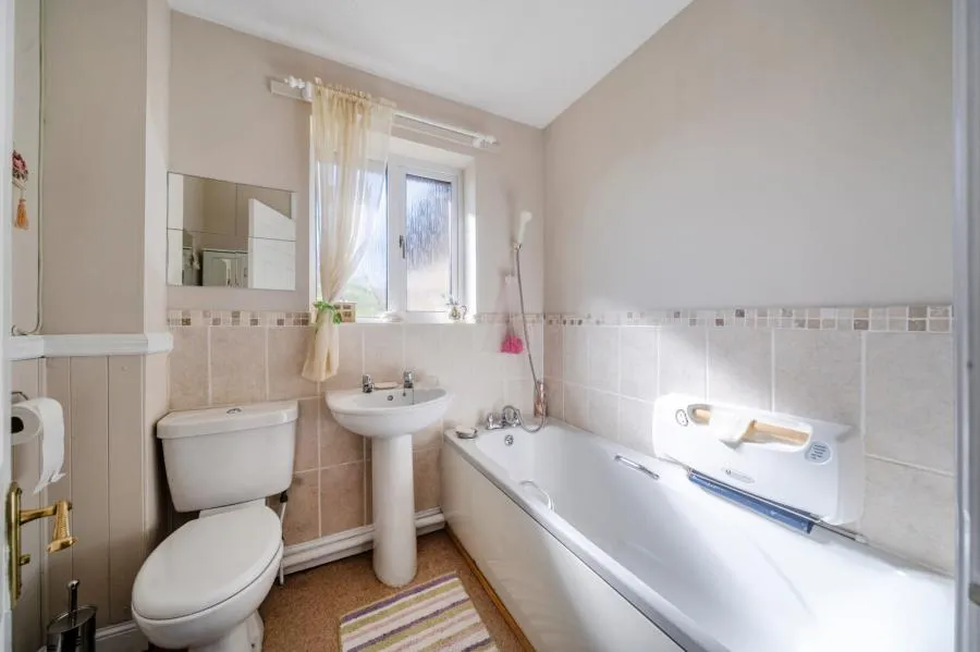 Golding Close, Thatcham, RG19, photo 17