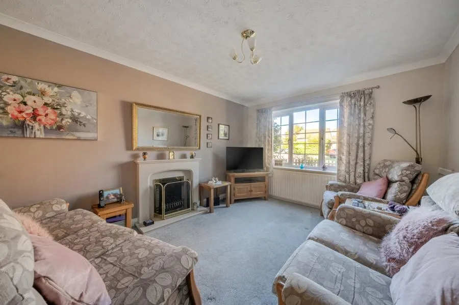 Golding Close, Thatcham, RG19, photo 2