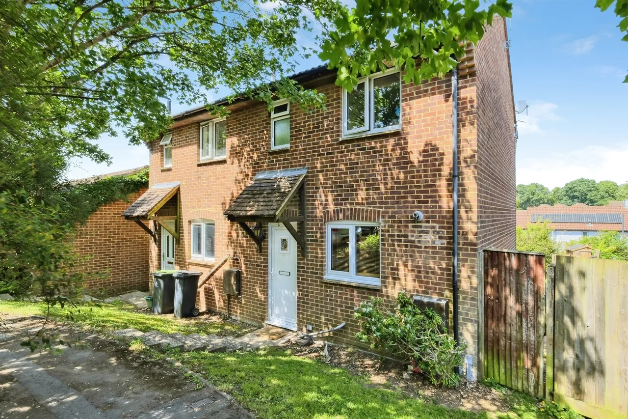 2 bed house for sale — Ashmore Close, BLANDFORD FORUM