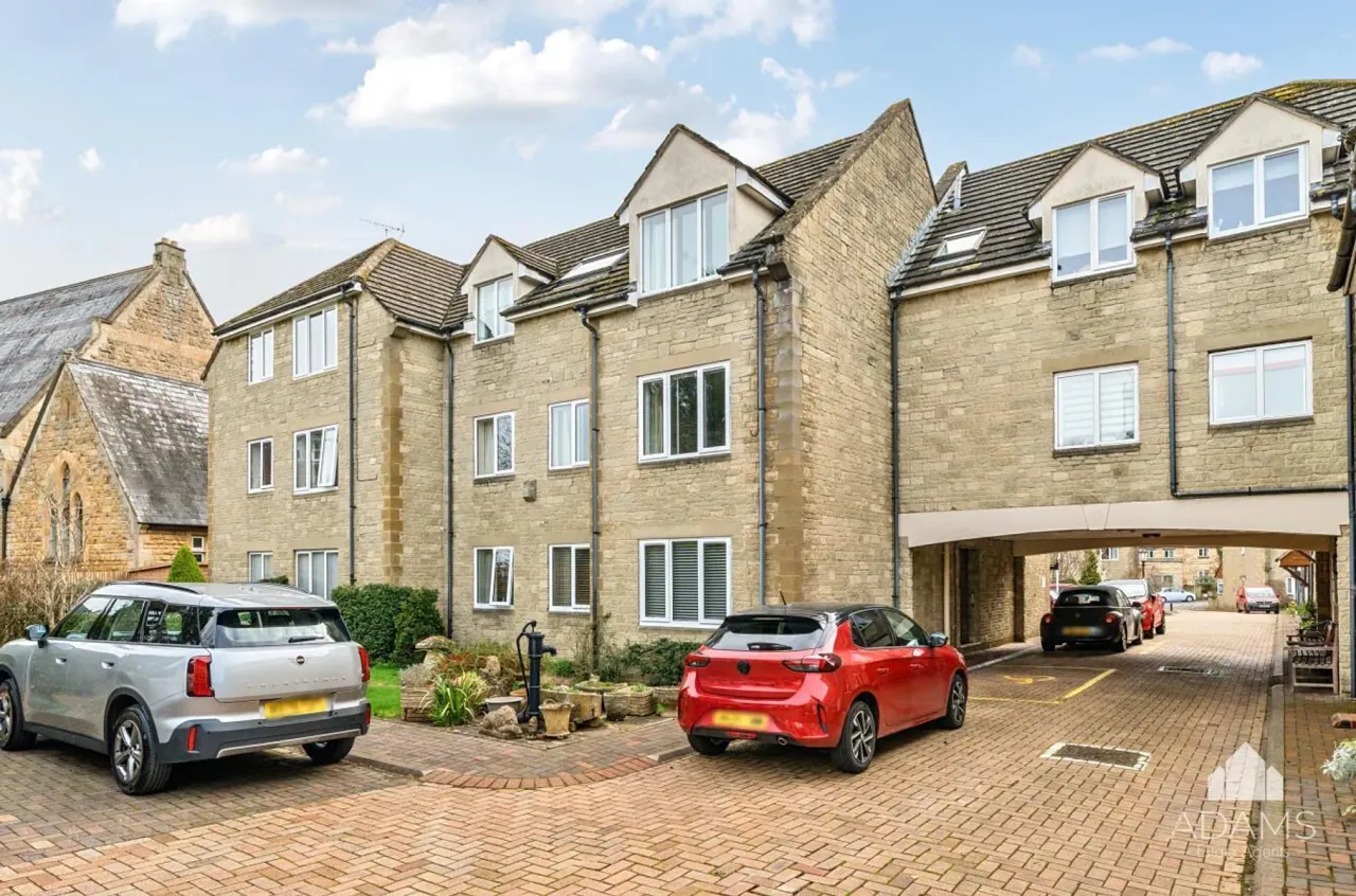 Blenheim Court, Back Lane, Winchcombe, photo 14