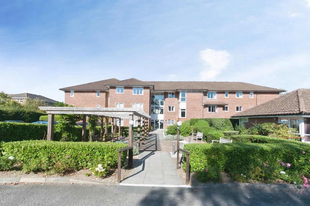 1 bed retirement property for sale, Clover Court, Haywards Heath, RH16