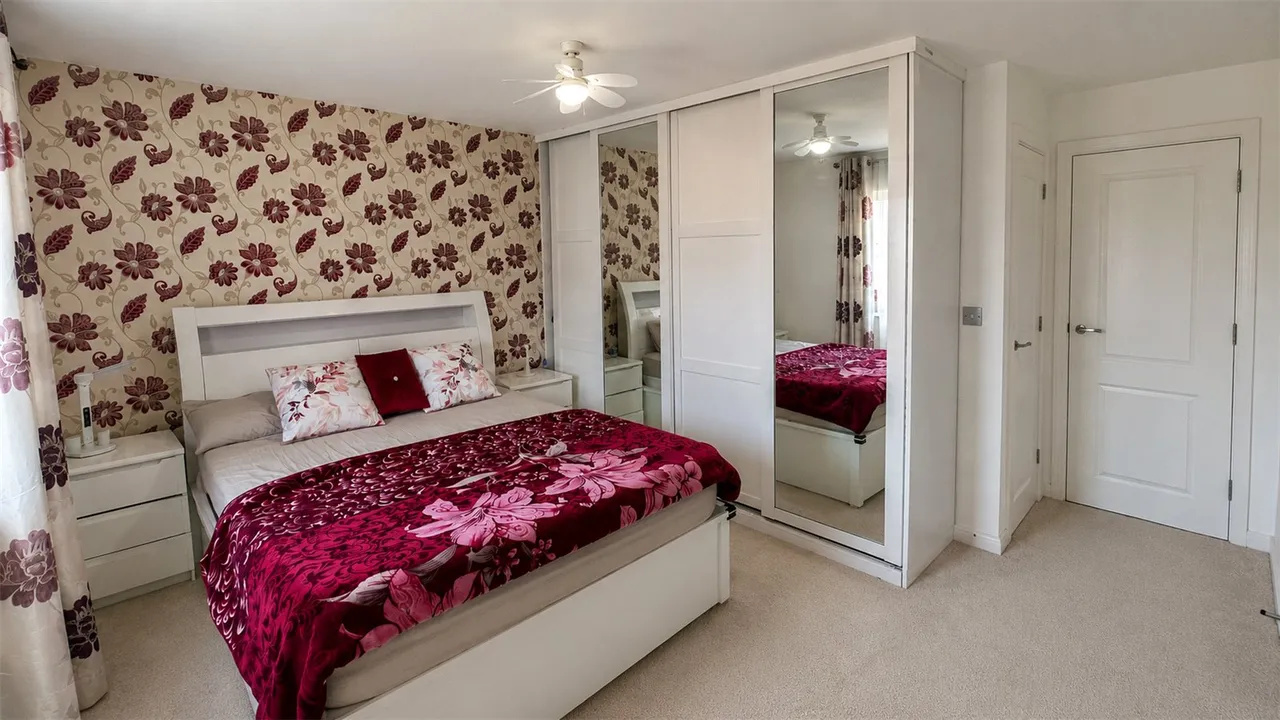 Montgomery Avenue, Wellesley, Aldershot, Hampshire, GU11 4AX, photo 8
