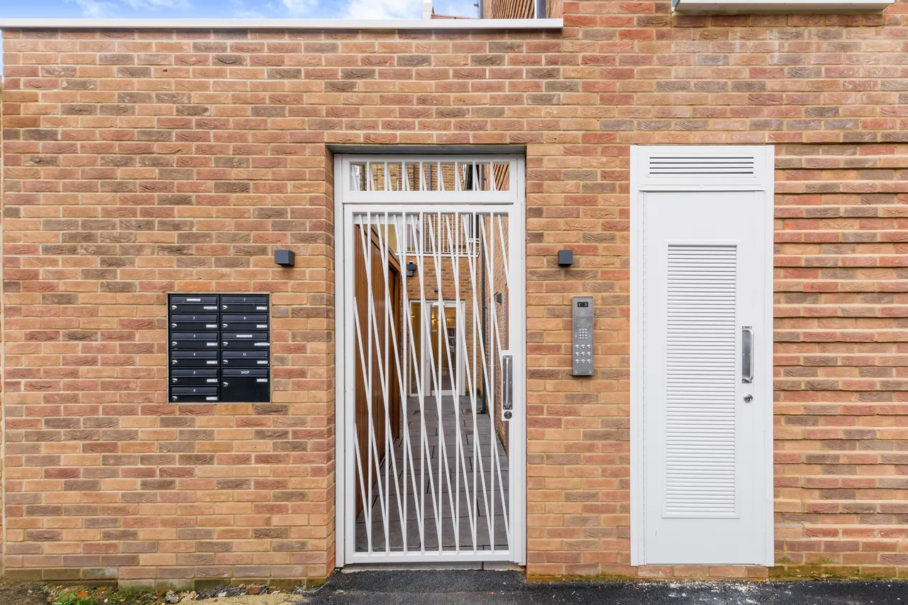 Flat 2, Century House, 2 St Marys Road, London, photo 8