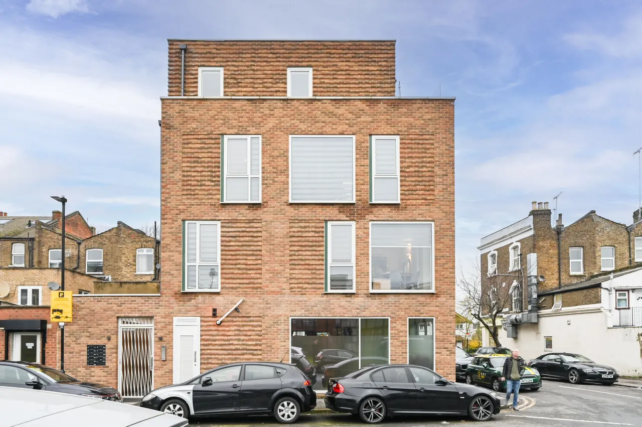 1 bed flat for sale — Flat 2, Century House, 2 St Marys Road, London