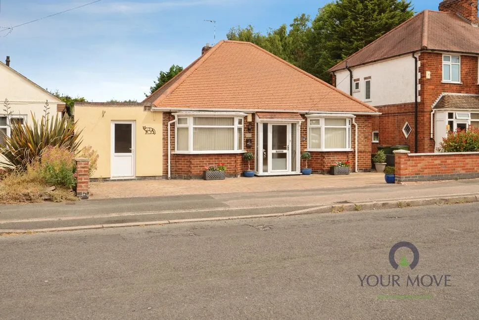 2 bed house for sale — Grange Drive, Glen Parva, Leicestershire, LE2