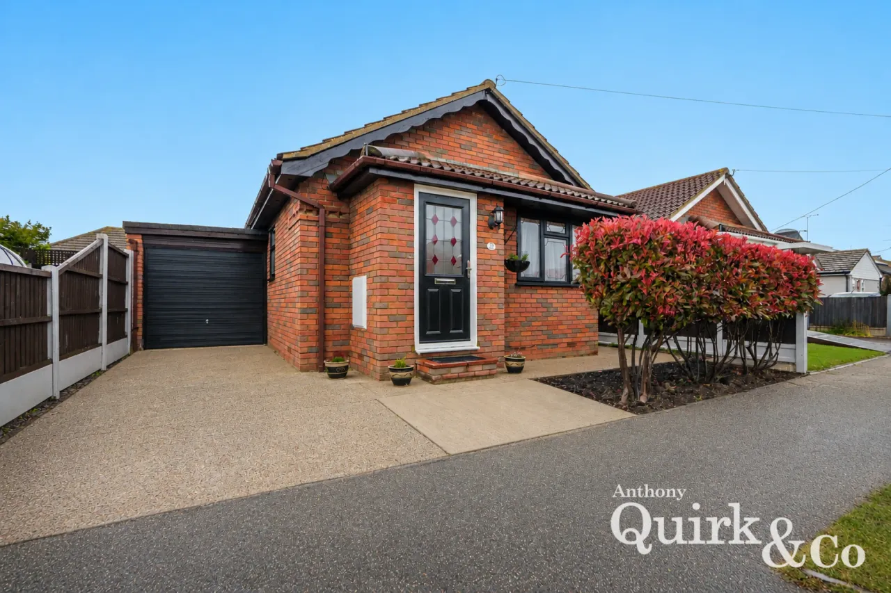 1 bed house for sale, Sydervelt Road, Canvey Island, SS8