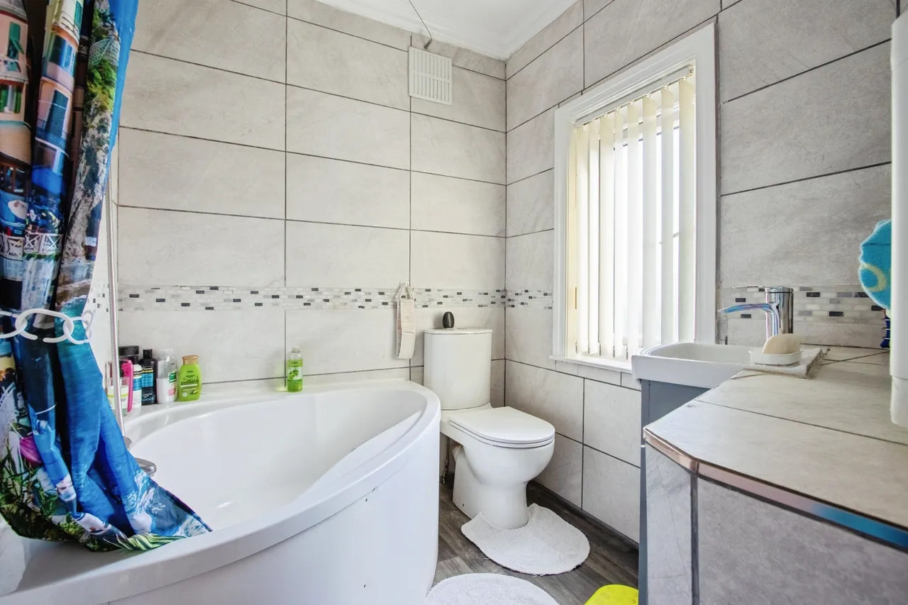 Broadway, Leeds, LS15, photo 12