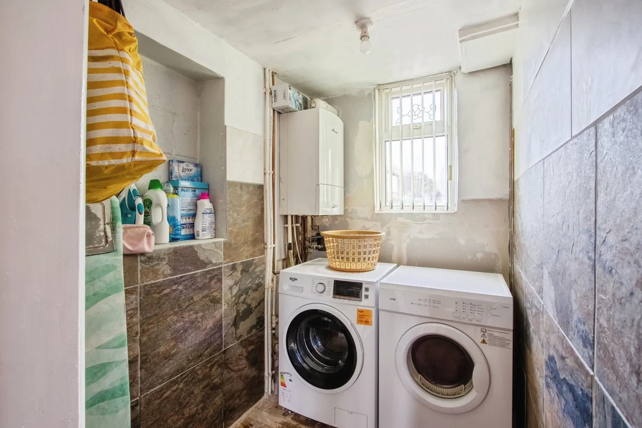 Broadway, Leeds, LS15, photo 6