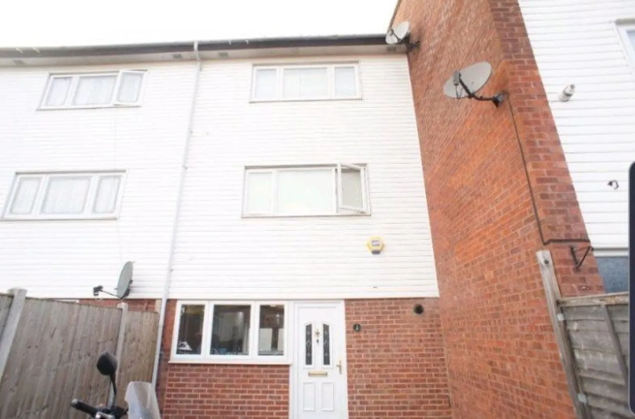 Abbotts Drive, Waltham Abbey, photo 2