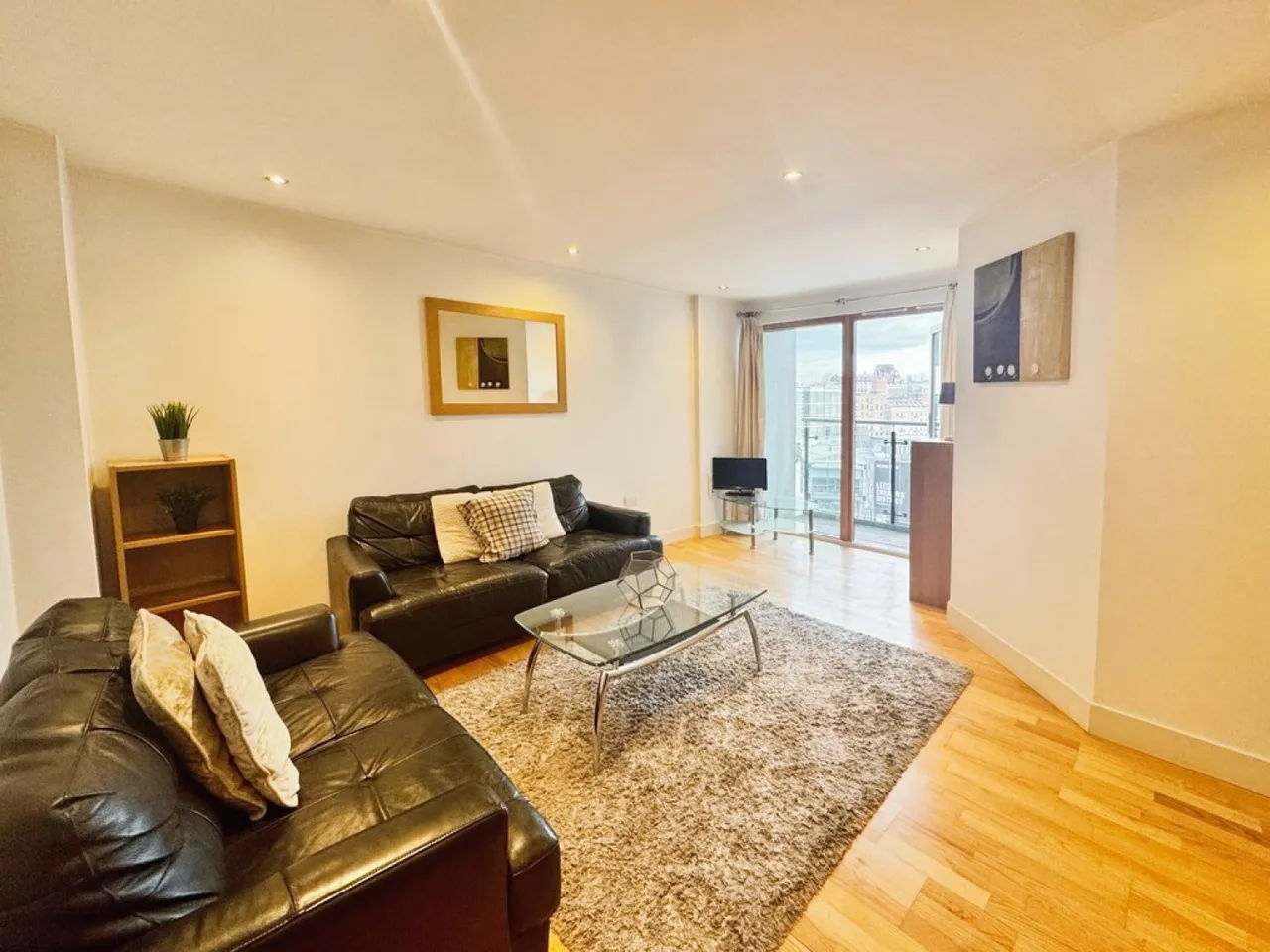 2 bed flat to rent — La Salle, Leeds Dock