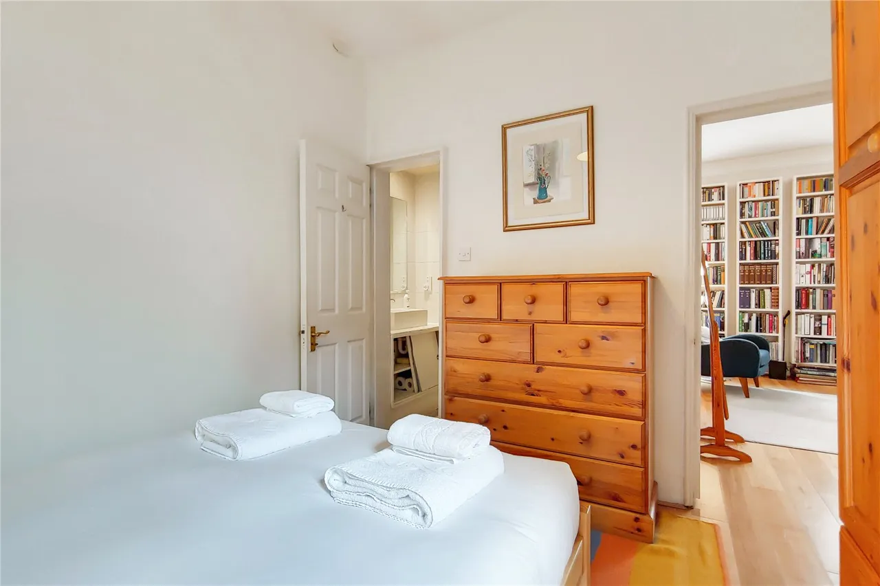 Little Russell Street, London, WC1A, photo 8