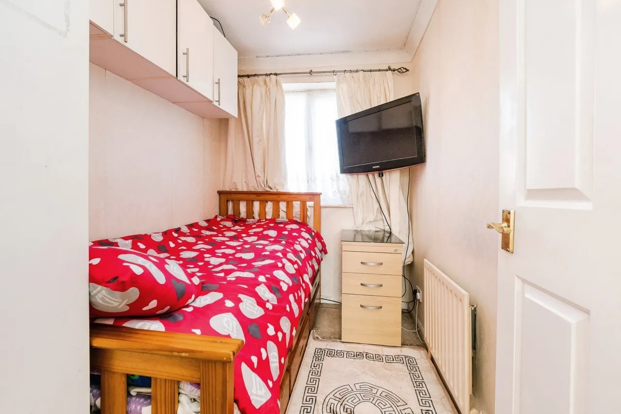 St. Michaels Close, Aveley, South Ockendon, Essex, RM15, photo 9
