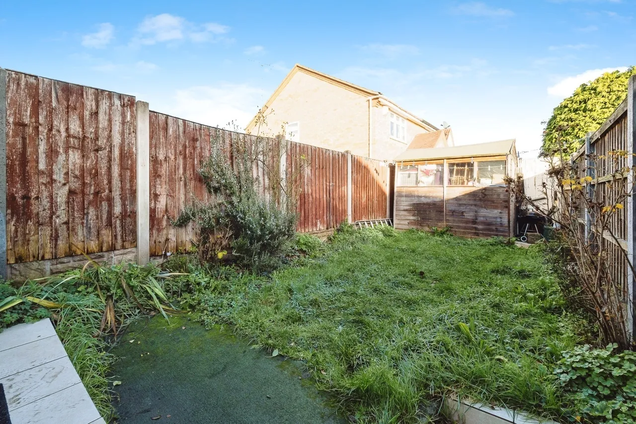 St. Michaels Close, Aveley, South Ockendon, Essex, RM15, photo 14