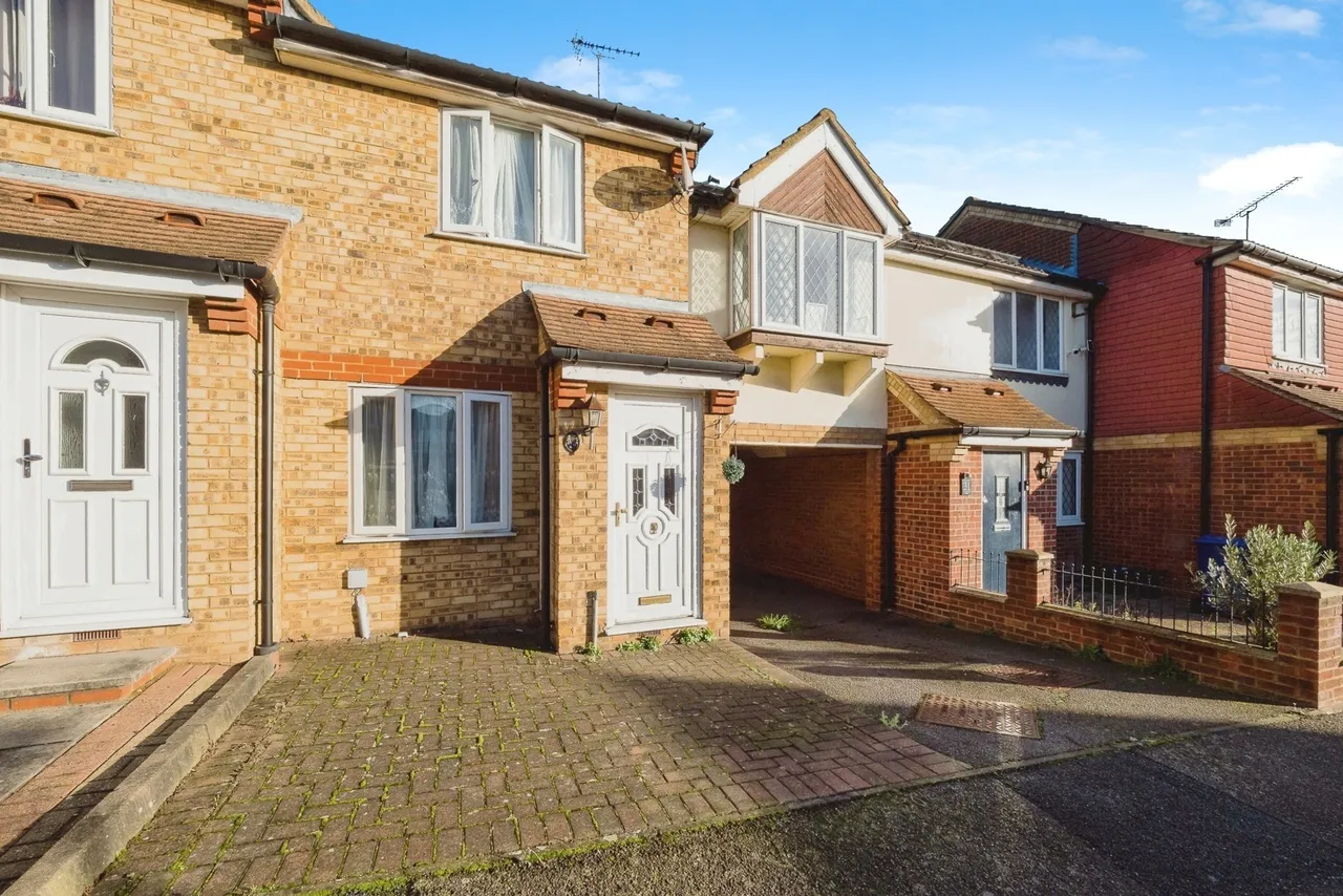 St. Michaels Close, Aveley, South Ockendon, Essex, RM15, photo 16