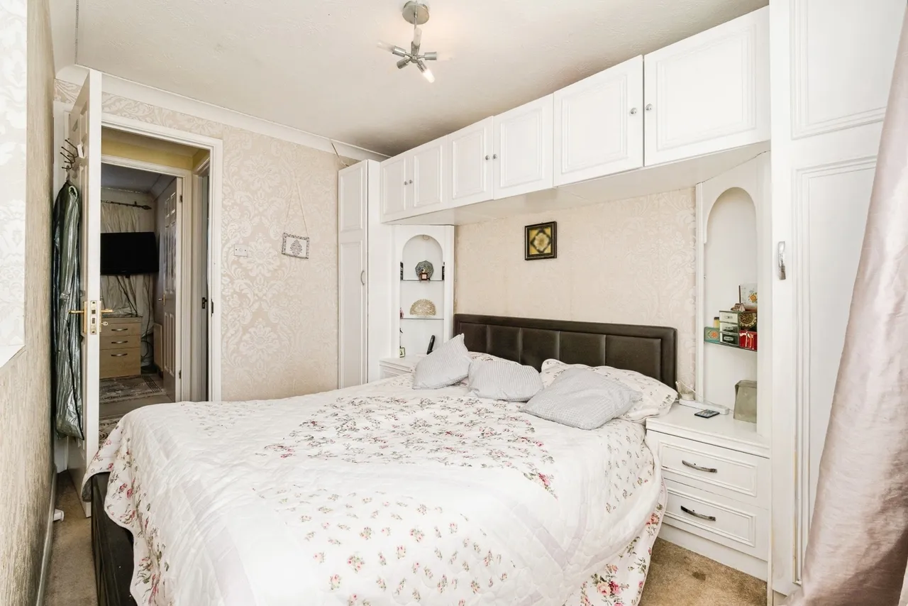 St. Michaels Close, Aveley, South Ockendon, Essex, RM15, photo 8