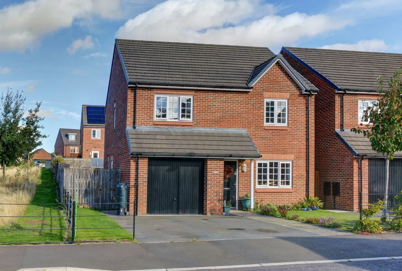 4 bed house for sale, Copperfield Drive, St Georges Wood, NE61