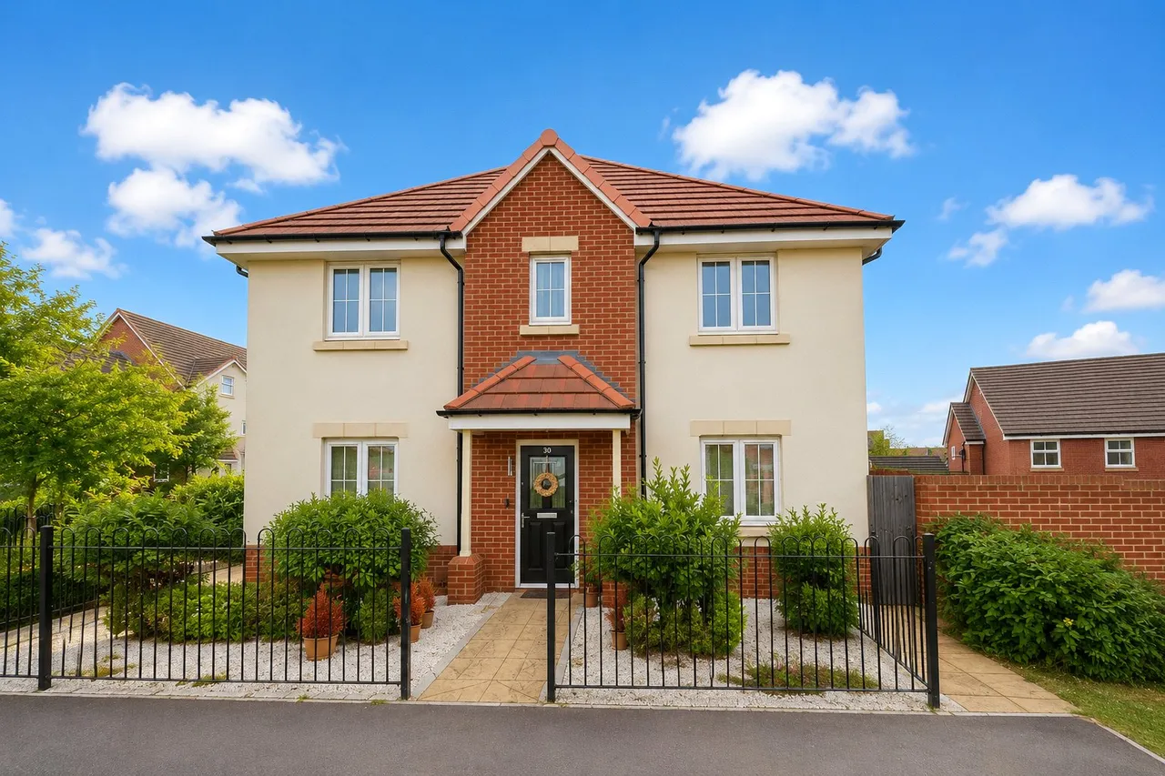 3 bed house for sale — Chapman Drive, Binfield, Bracknell, Berkshire, RG42 4GD