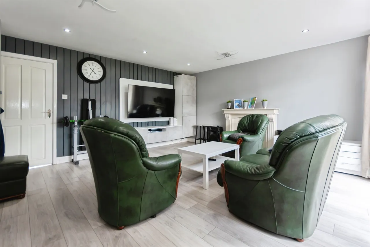 Vale Close, Birmingham, B32, photo 2
