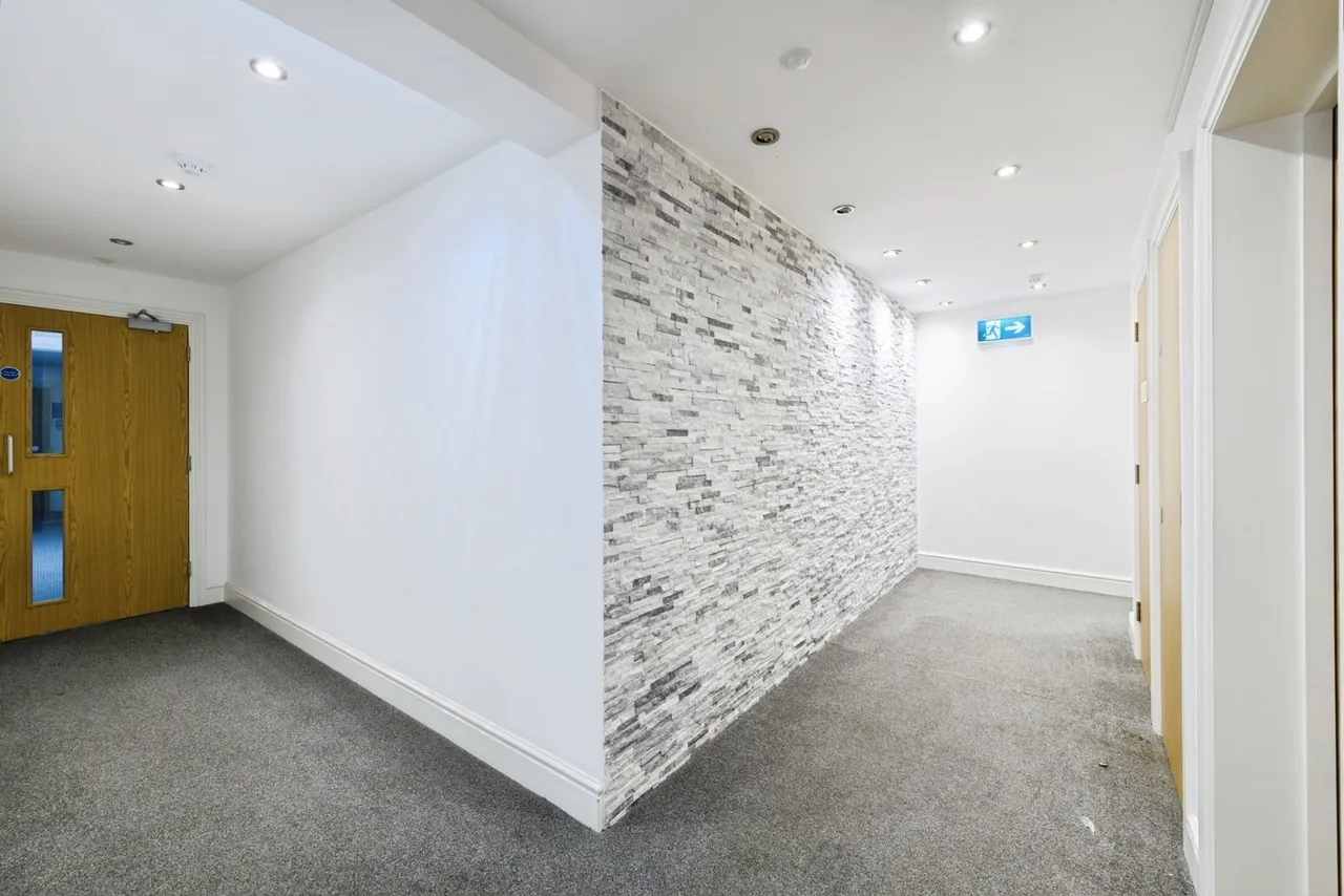 London Road, Sutton, SM3, photo 15