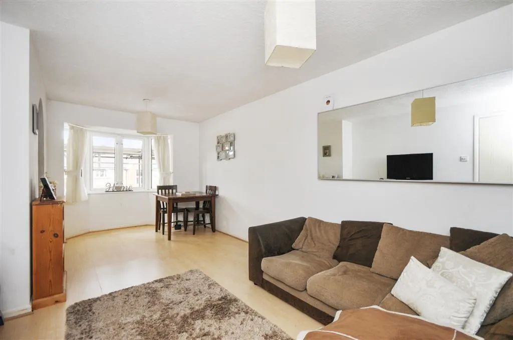 Caraway Place, Wallington, SM6, photo 2