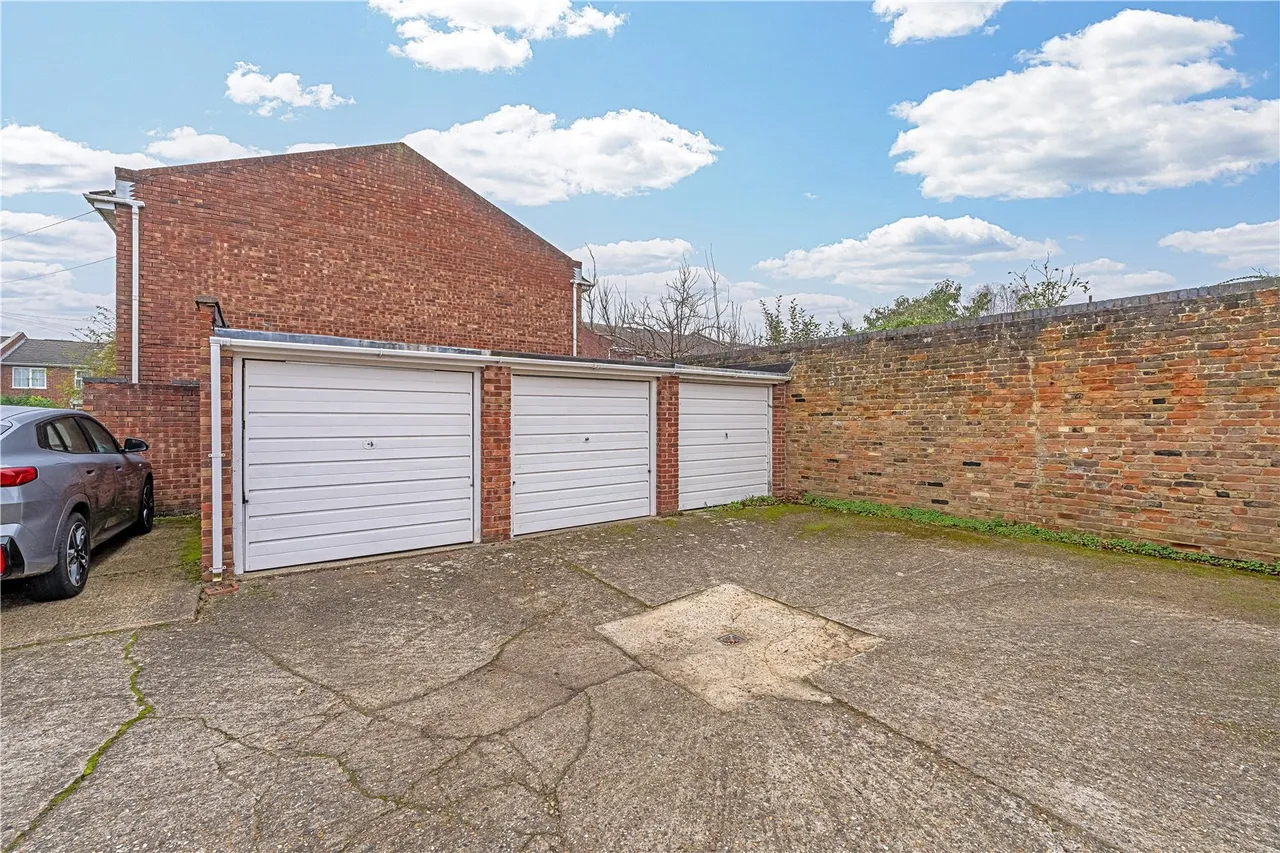 Appleby Close, Twickenham, TW2 5NA, photo 11