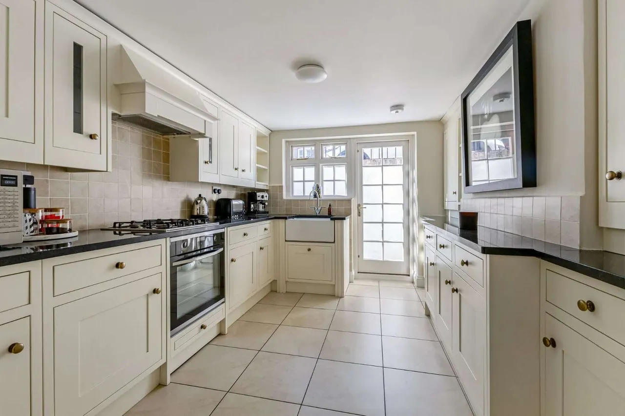 Grove Road, Windsor, Berkshire, SL4 1HS, photo 9