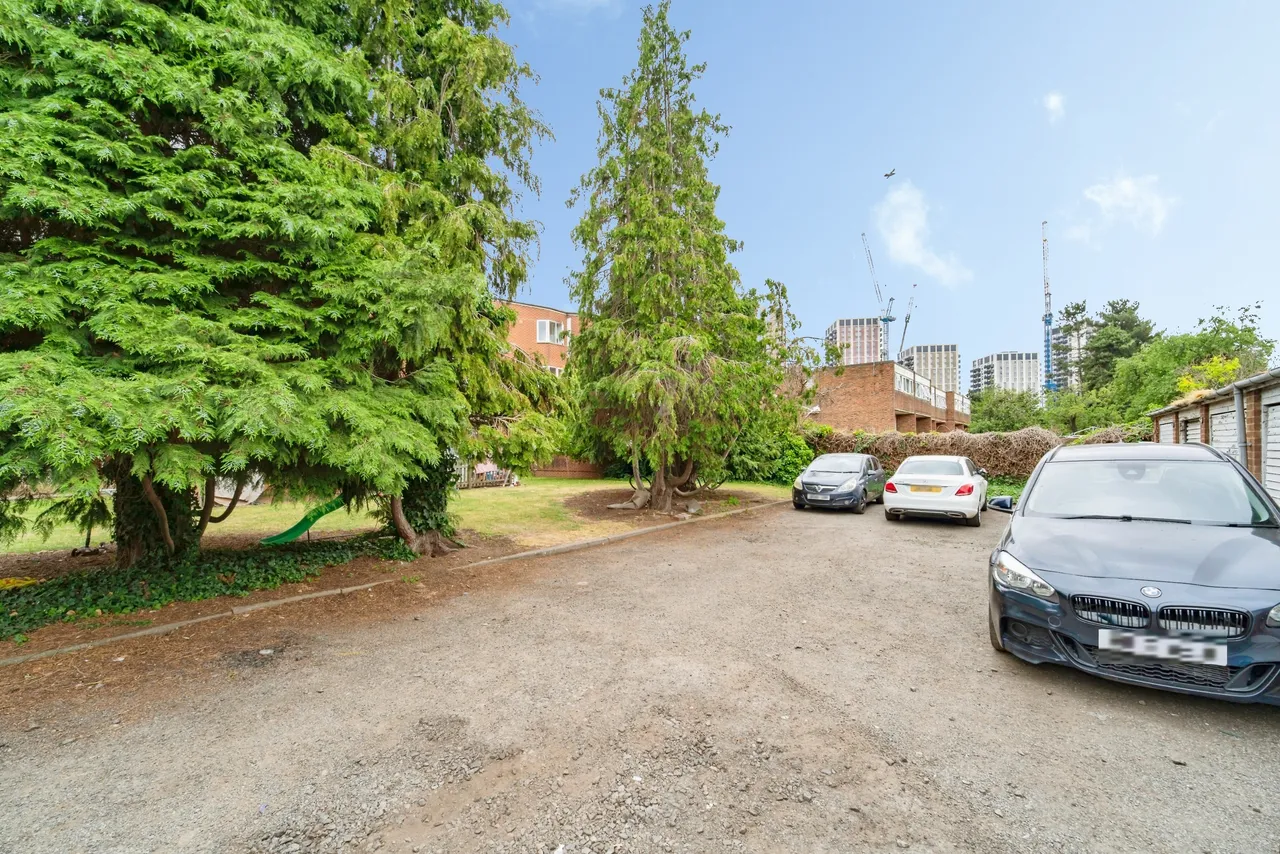 Avenue Road, Southall, UB1, photo 11