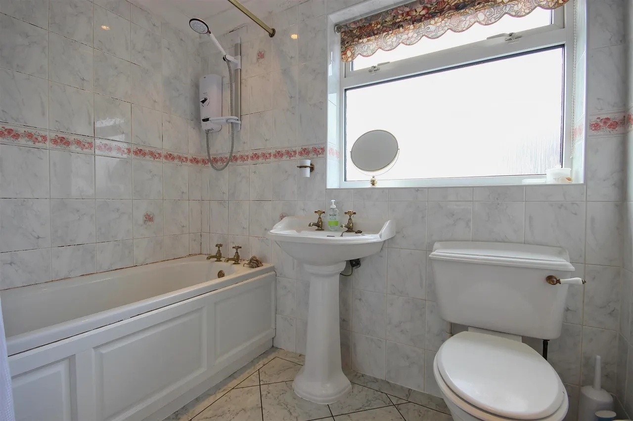 Ashcourt Drive, Hornsea, photo 9