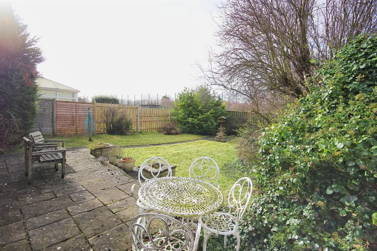 Ashcourt Drive, Hornsea, photo 16