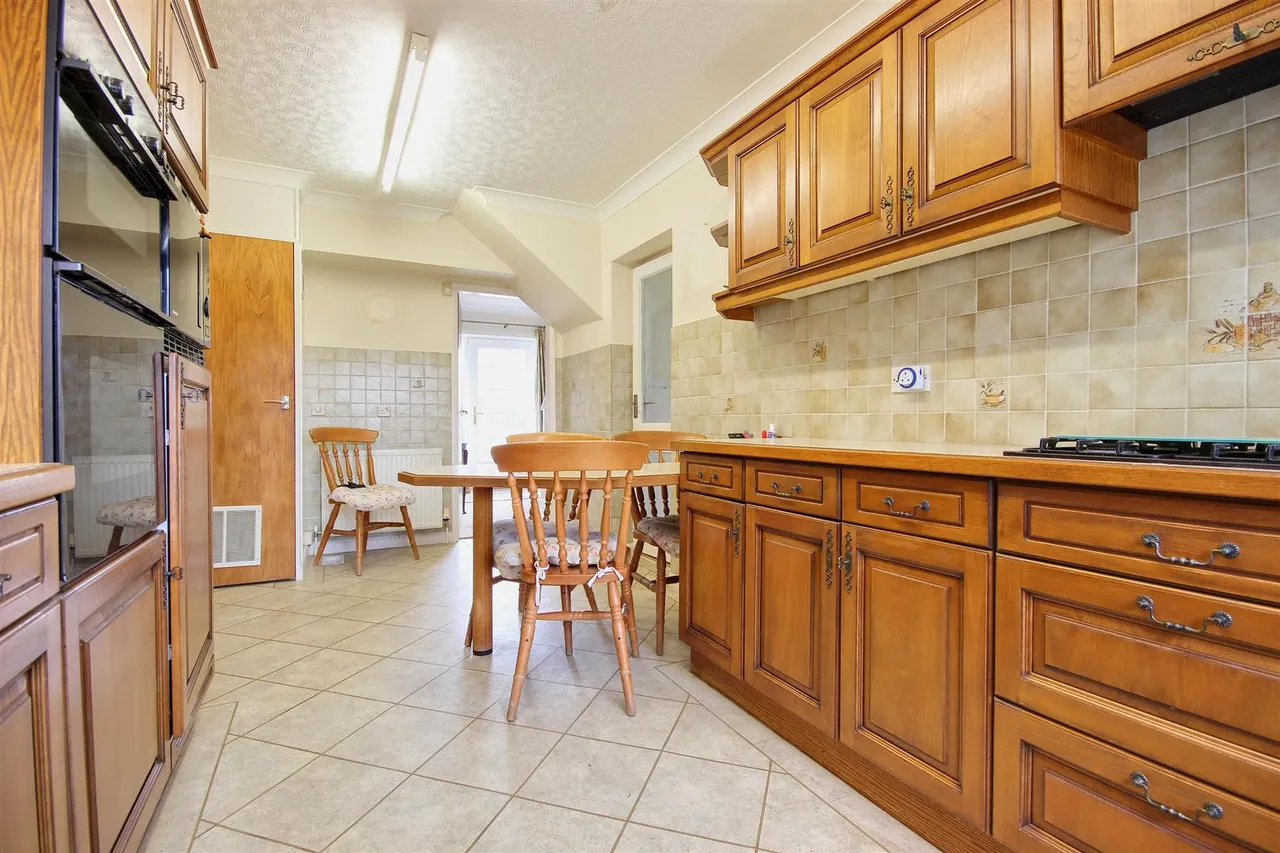 Ashcourt Drive, Hornsea, photo 5