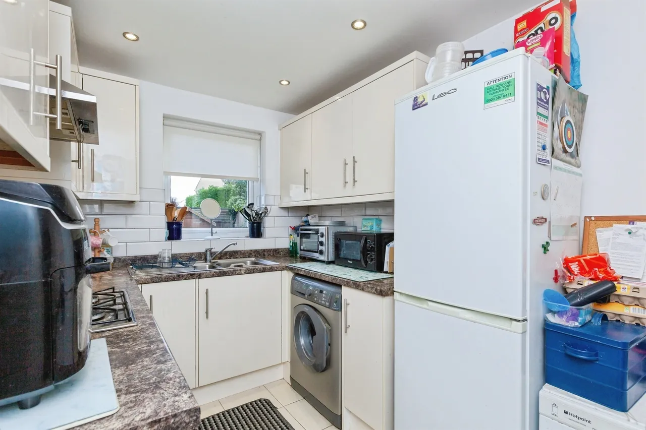 Newby Close, Whetstone, LE8, photo 9