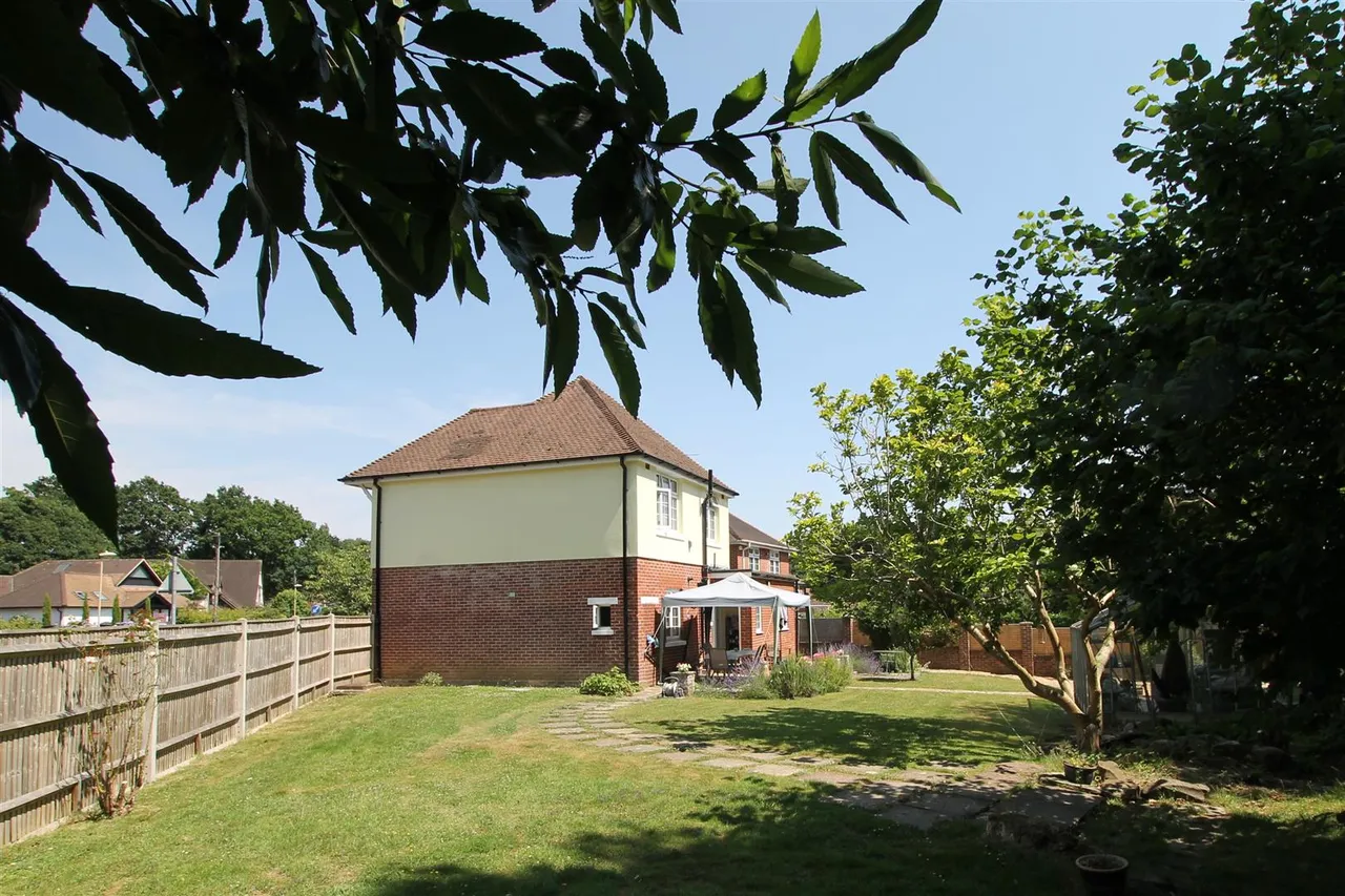 Swanwick Lane, Swanwick, photo 15