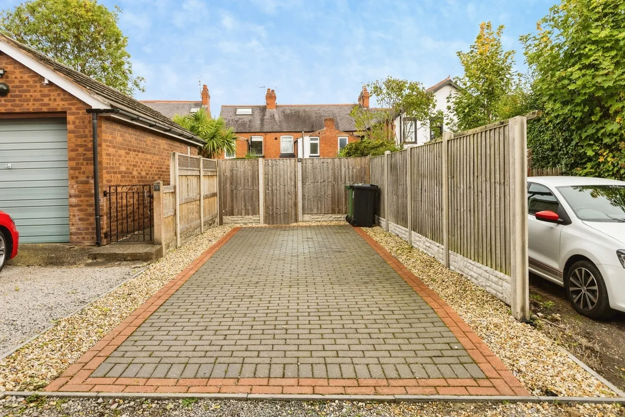 High Street, Gresford, LL12, photo 15