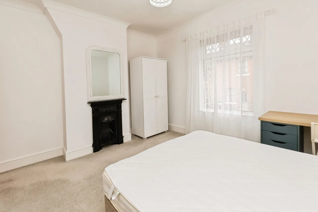 High Street, Gresford, LL12, photo 14