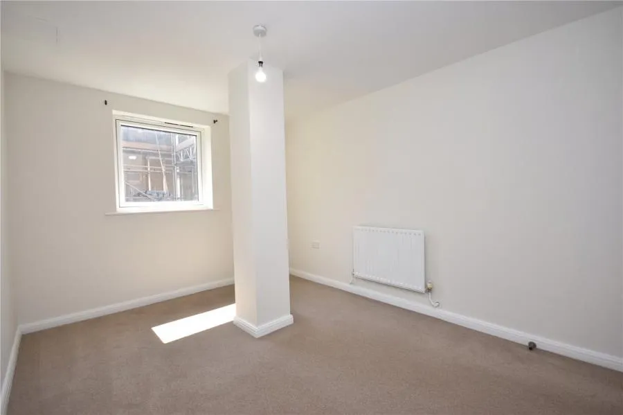 Oxford Road, Aylesbury, HP19, photo 8