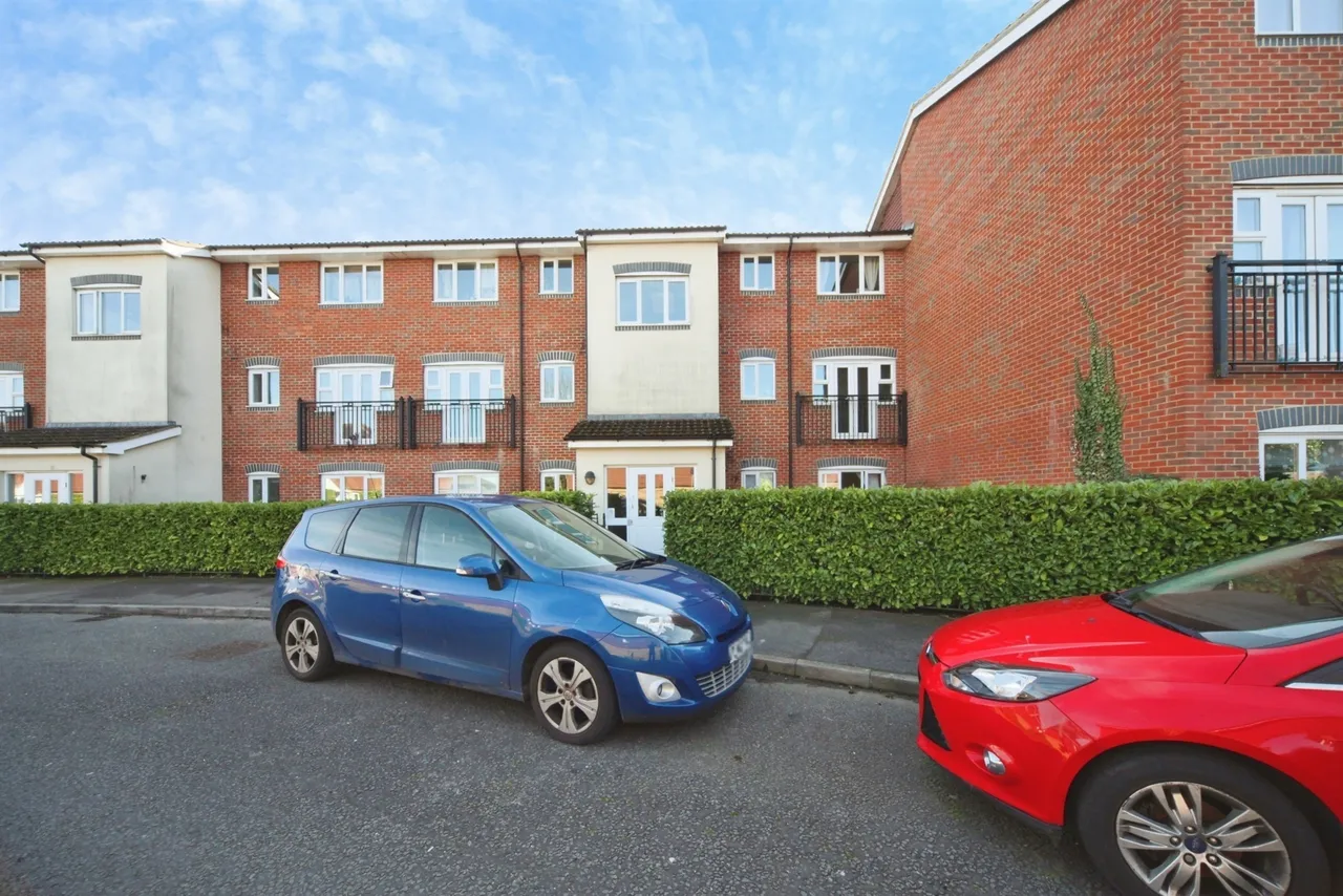 2 bed flat for sale, Kiln Way, Dunstable, LU5