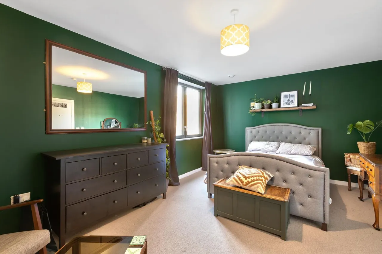 London, E1W, photo 12