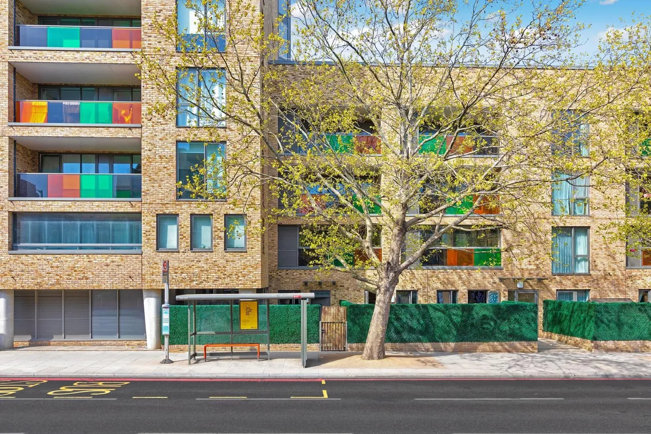 London, E1W, photo 20