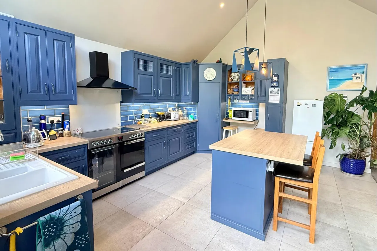 Ringwood, BH24, photo 8