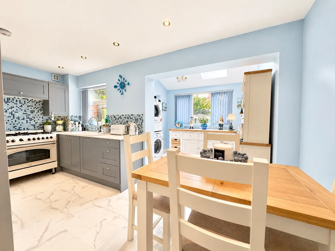Brookside Crescent, Saughall Massie, CH49, photo 8