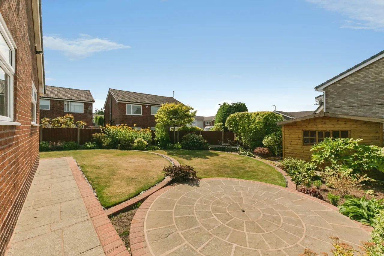 Peterborough Close, Macclesfield, Cheshire, SK10, photo 12