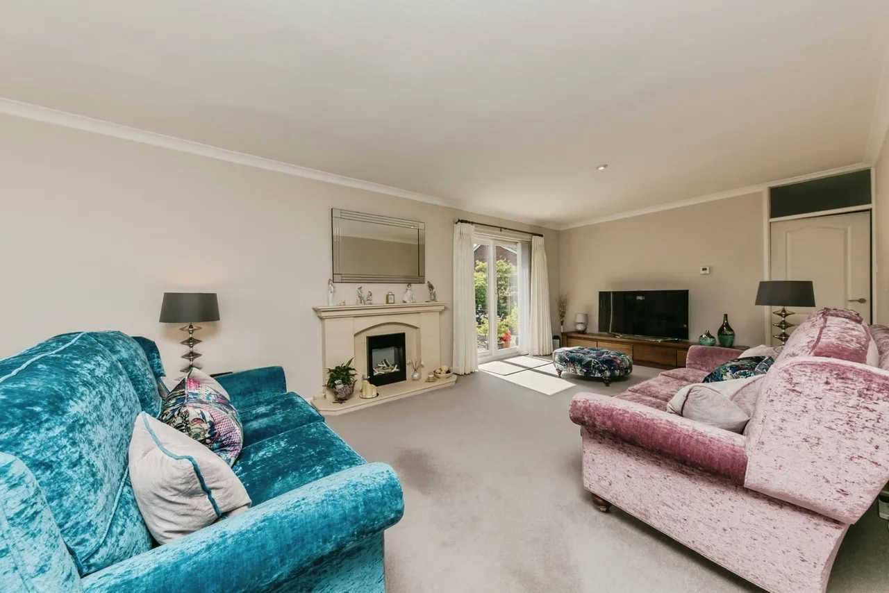 Peterborough Close, Macclesfield, Cheshire, SK10, photo 3