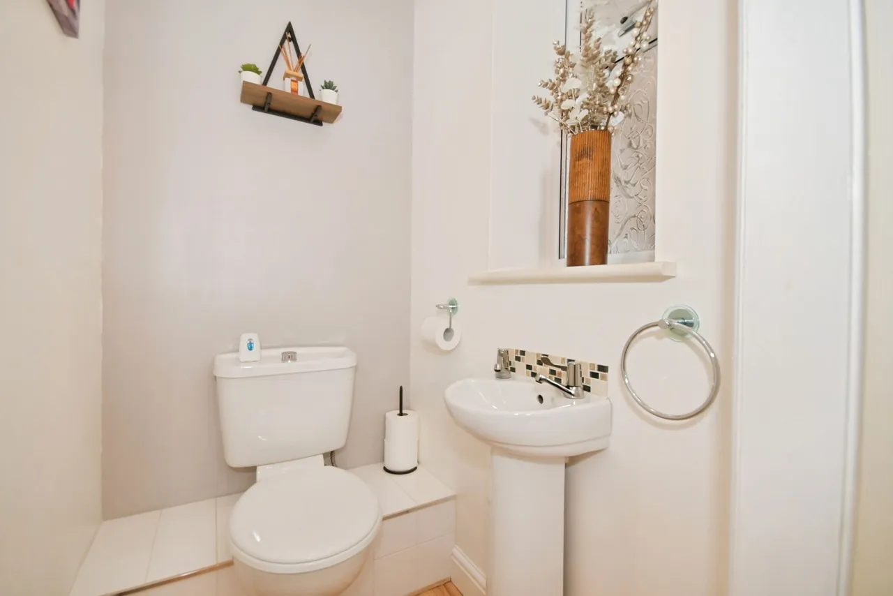 Dale Bank Crescent, New Whittington, Chesterfield, Derbyshire, S43, photo 11