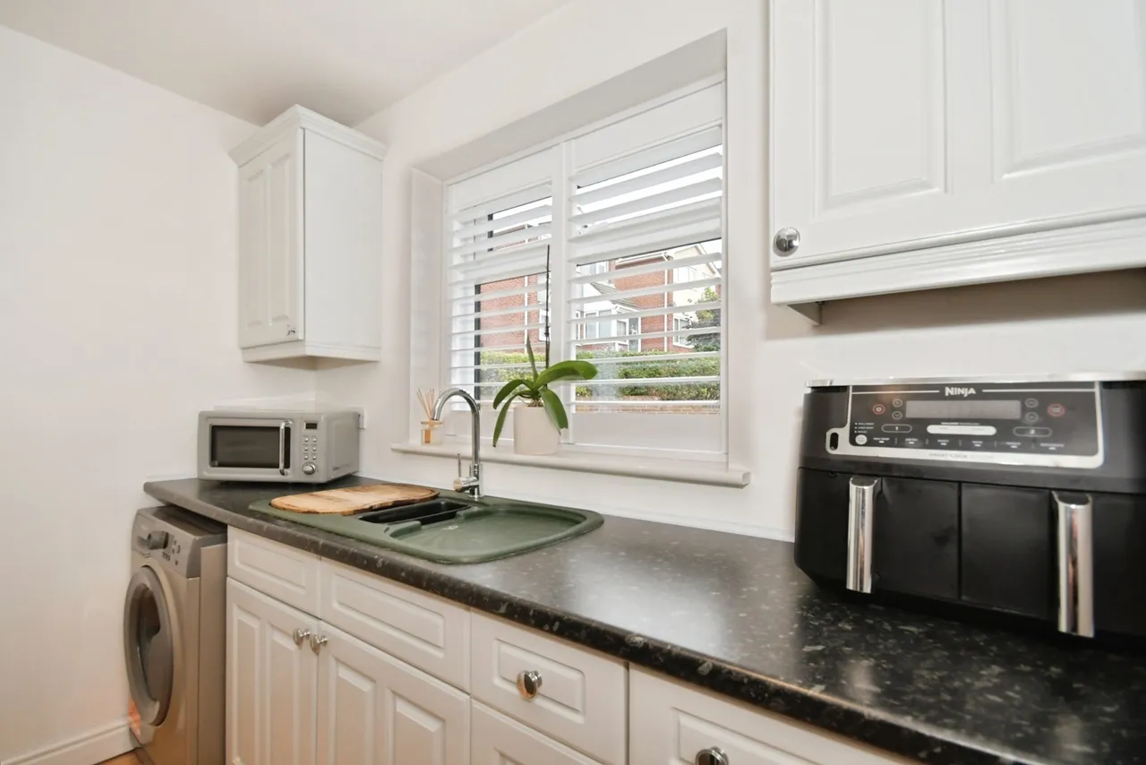 Dale Bank Crescent, New Whittington, Chesterfield, Derbyshire, S43, photo 8