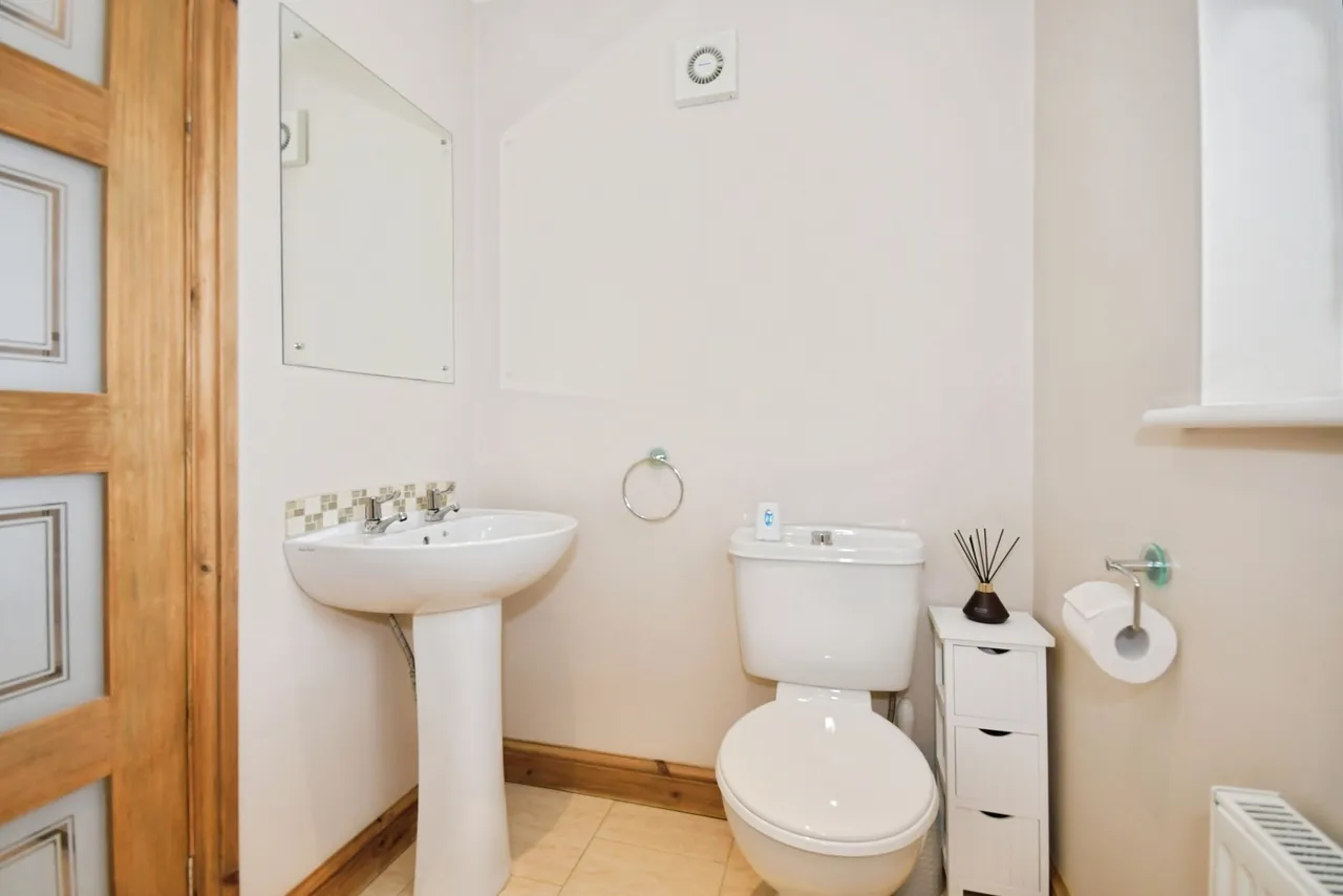 Dale Bank Crescent, New Whittington, Chesterfield, Derbyshire, S43, photo 16