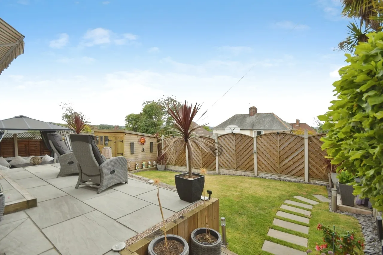 Dale Bank Crescent, New Whittington, Chesterfield, Derbyshire, S43, photo 24