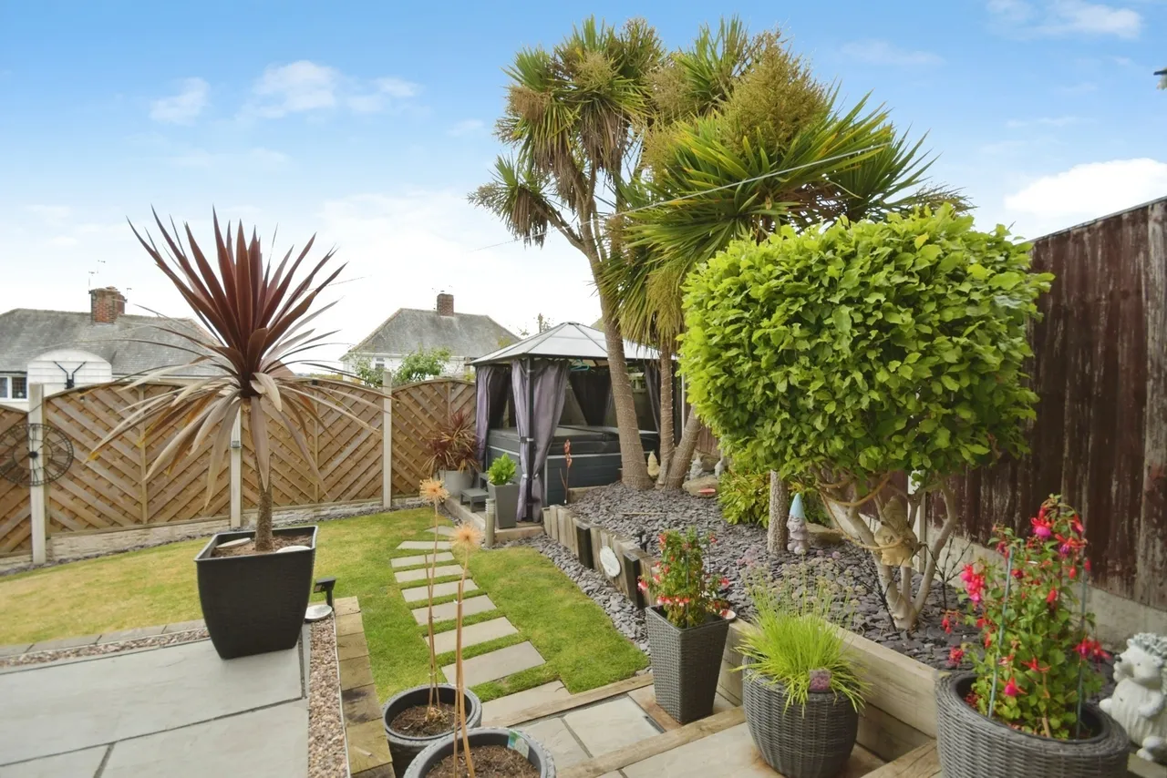 Dale Bank Crescent, New Whittington, Chesterfield, Derbyshire, S43, photo 23