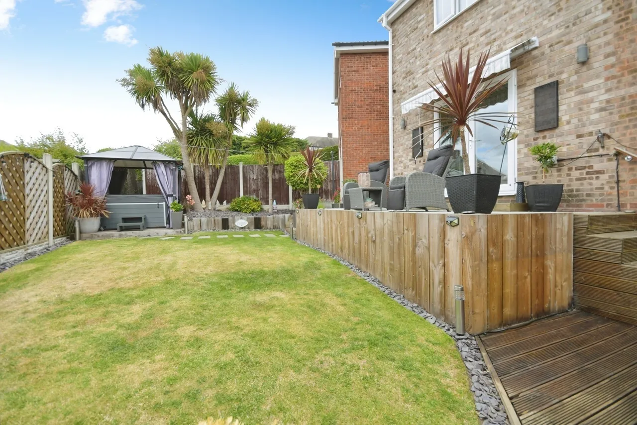 Dale Bank Crescent, New Whittington, Chesterfield, Derbyshire, S43, photo 22