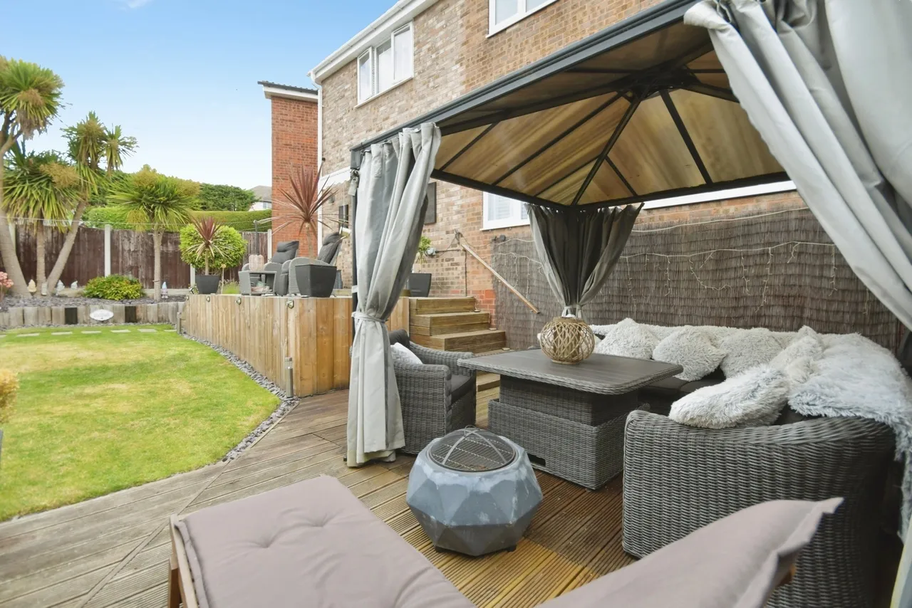 Dale Bank Crescent, New Whittington, Chesterfield, Derbyshire, S43, photo 25