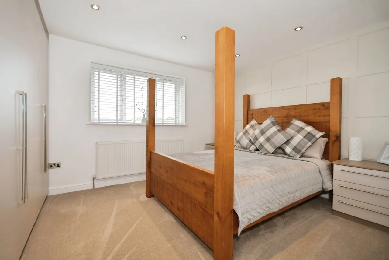 Dale Bank Crescent, New Whittington, Chesterfield, Derbyshire, S43, photo 13